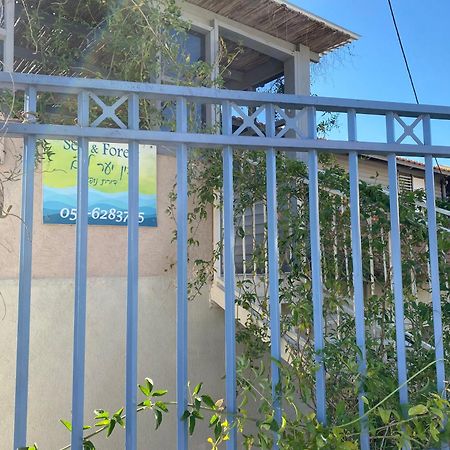 בין יער לים Villa Shelomi Exterior photo